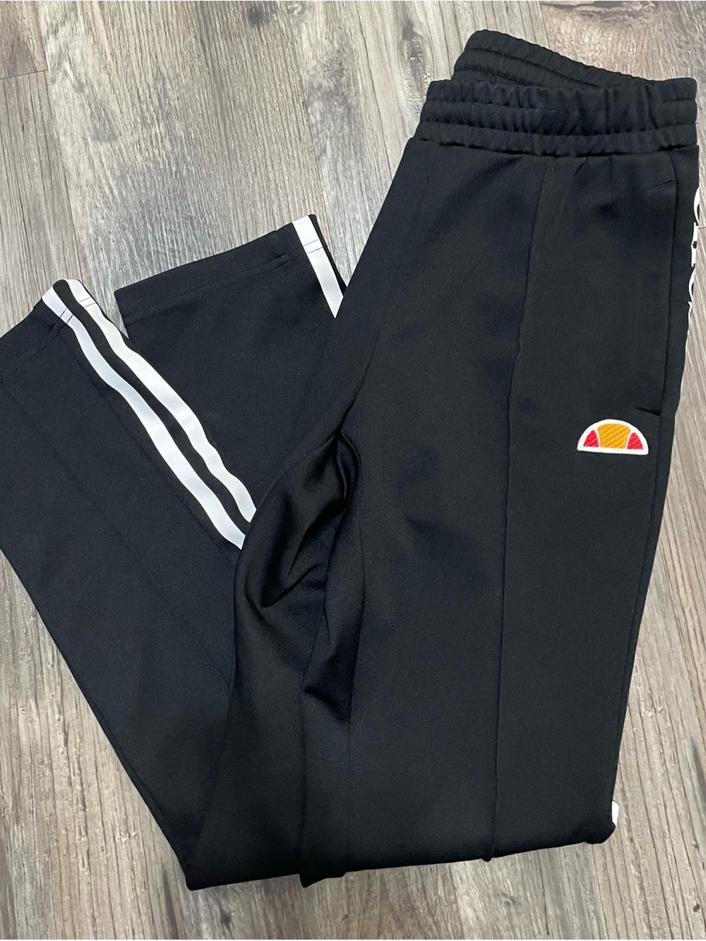 Ellesse men’s Black Joggers with size medium pre -owned